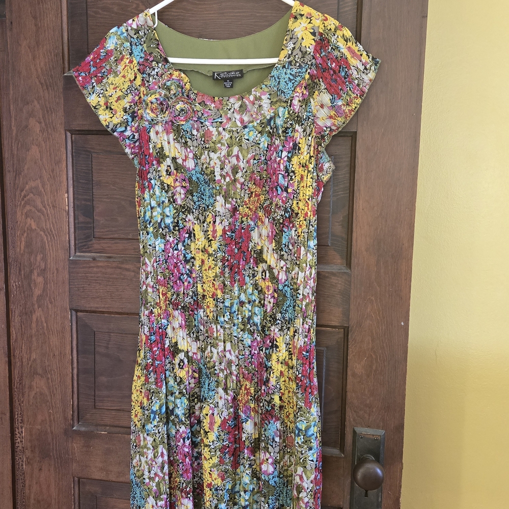Studio Multicolor Floral Midi Dress